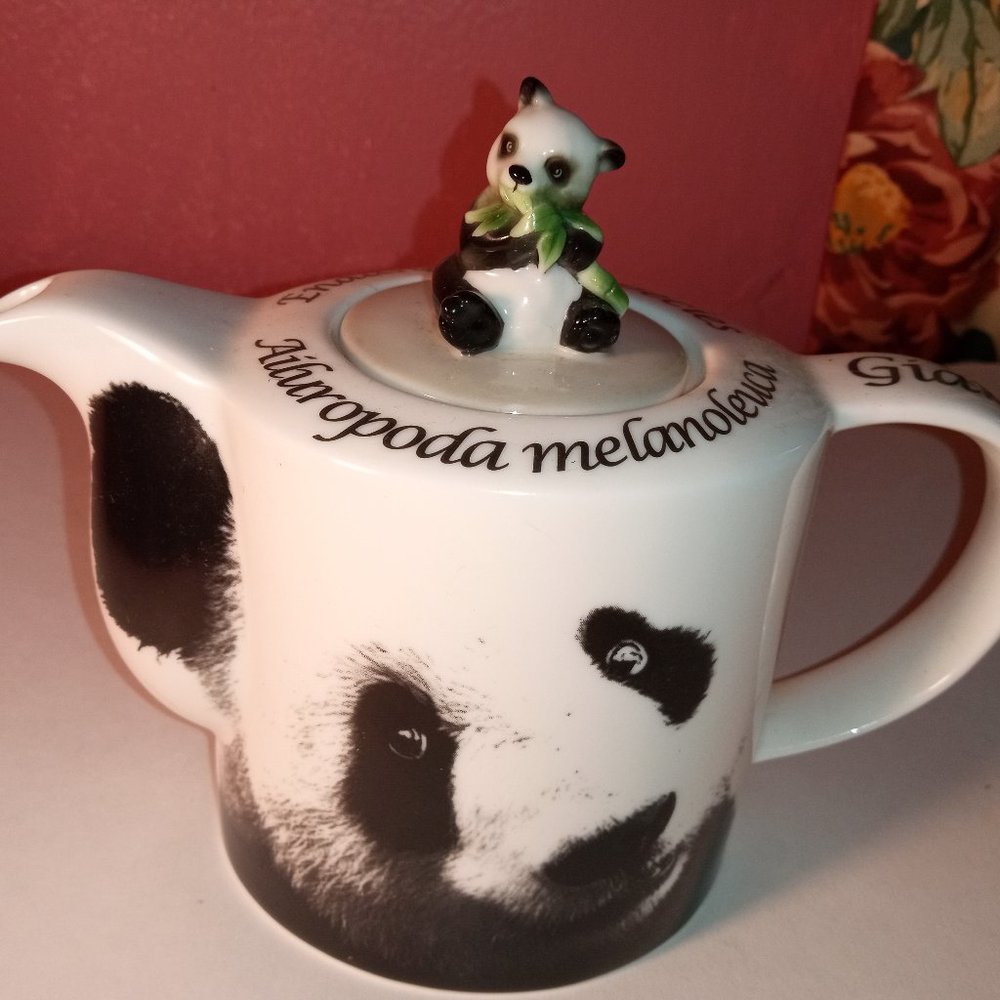 PAUL CARDEW GIANT PANDA BLACK & WHIYE TEAPOT & LID